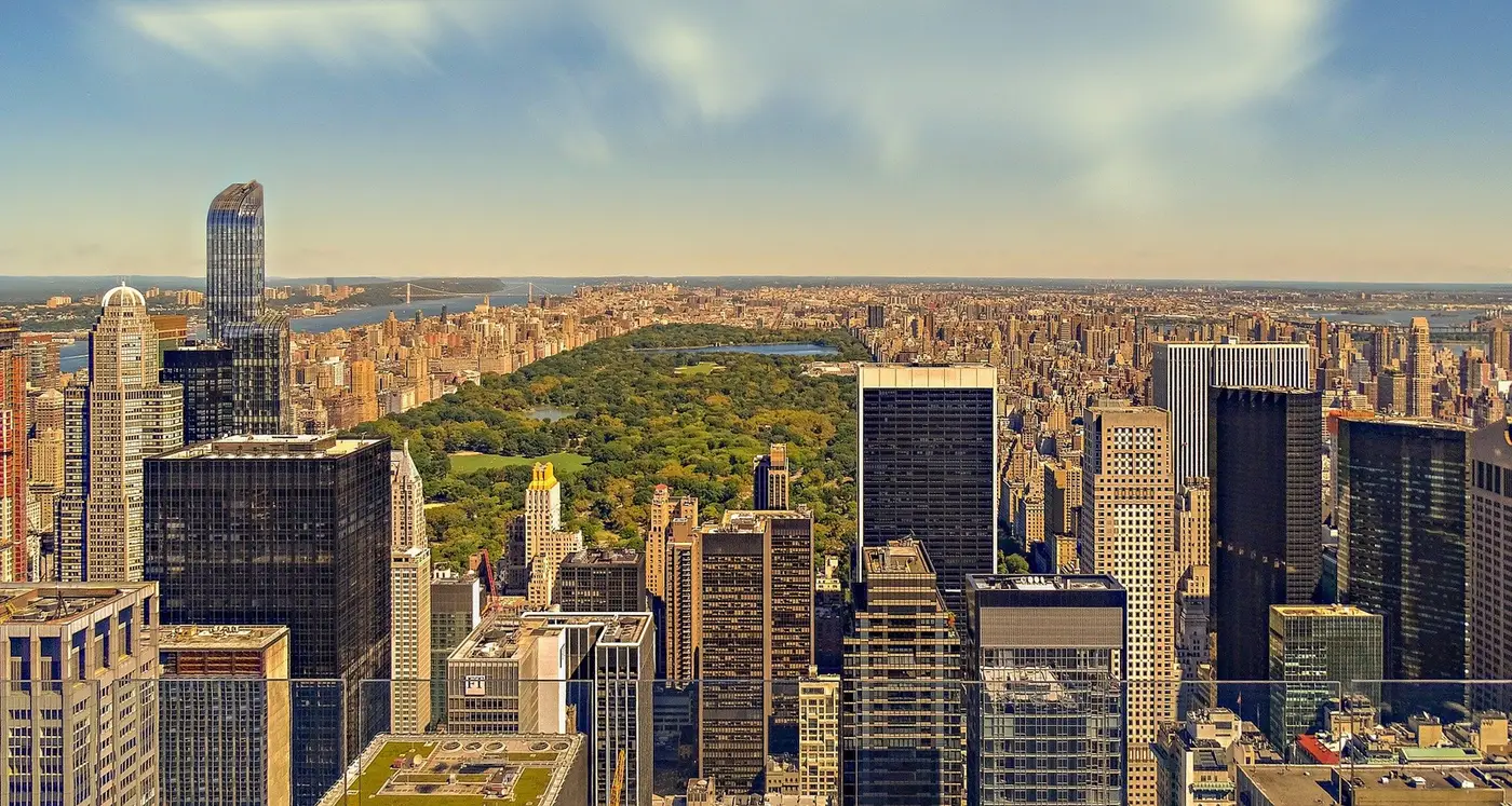 New York skyline, destination of the E-2 investor visa available to Grenadian citizens