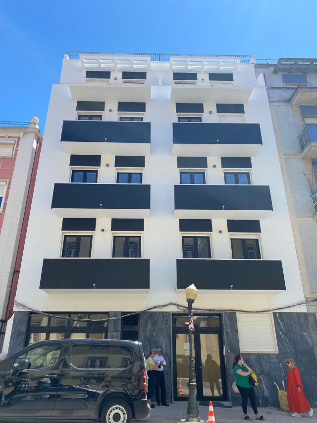 Lisbon Comercial Property