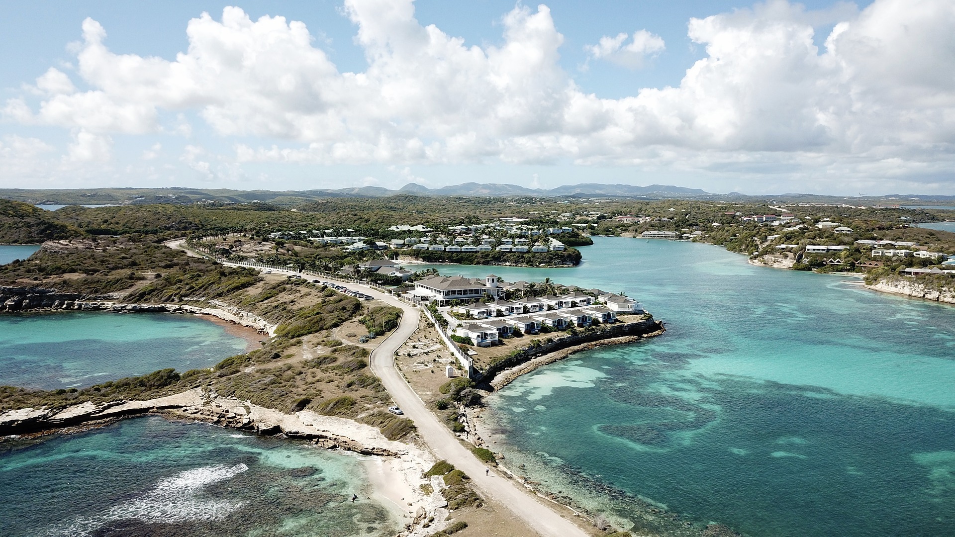 Antigua and Barbuda, Devil's bridge